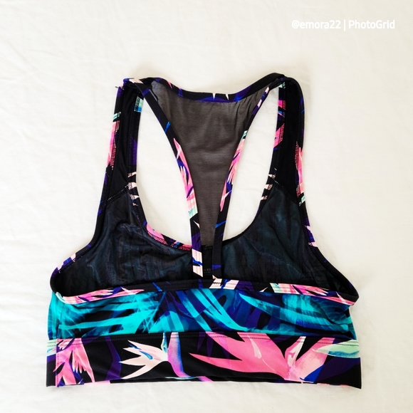 VS PINK | Ultimate Sports Bra - Picture 5 of 5